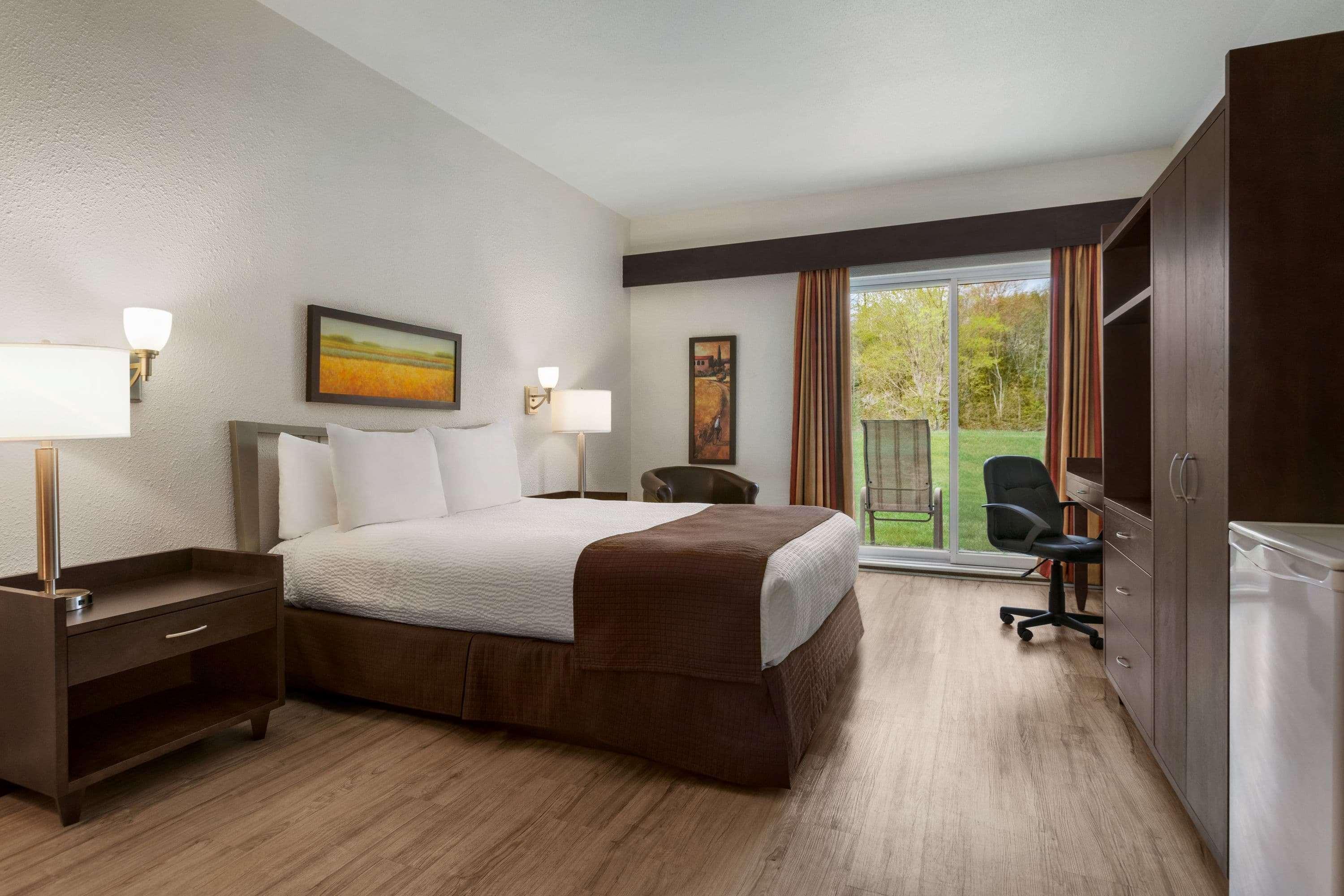 Days Inn By Wyndham Montmagny Exterior photo