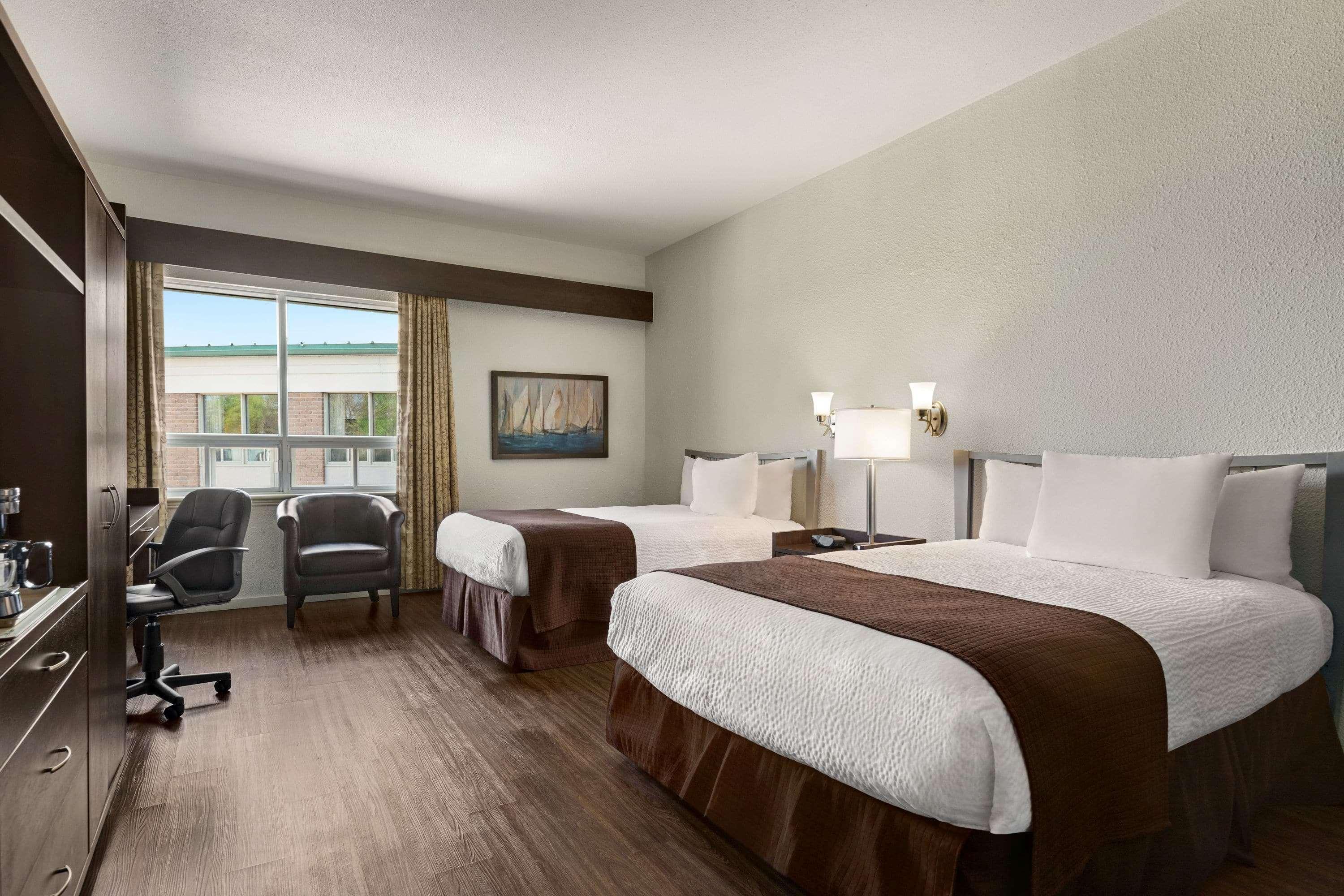 Days Inn By Wyndham Montmagny Exterior photo