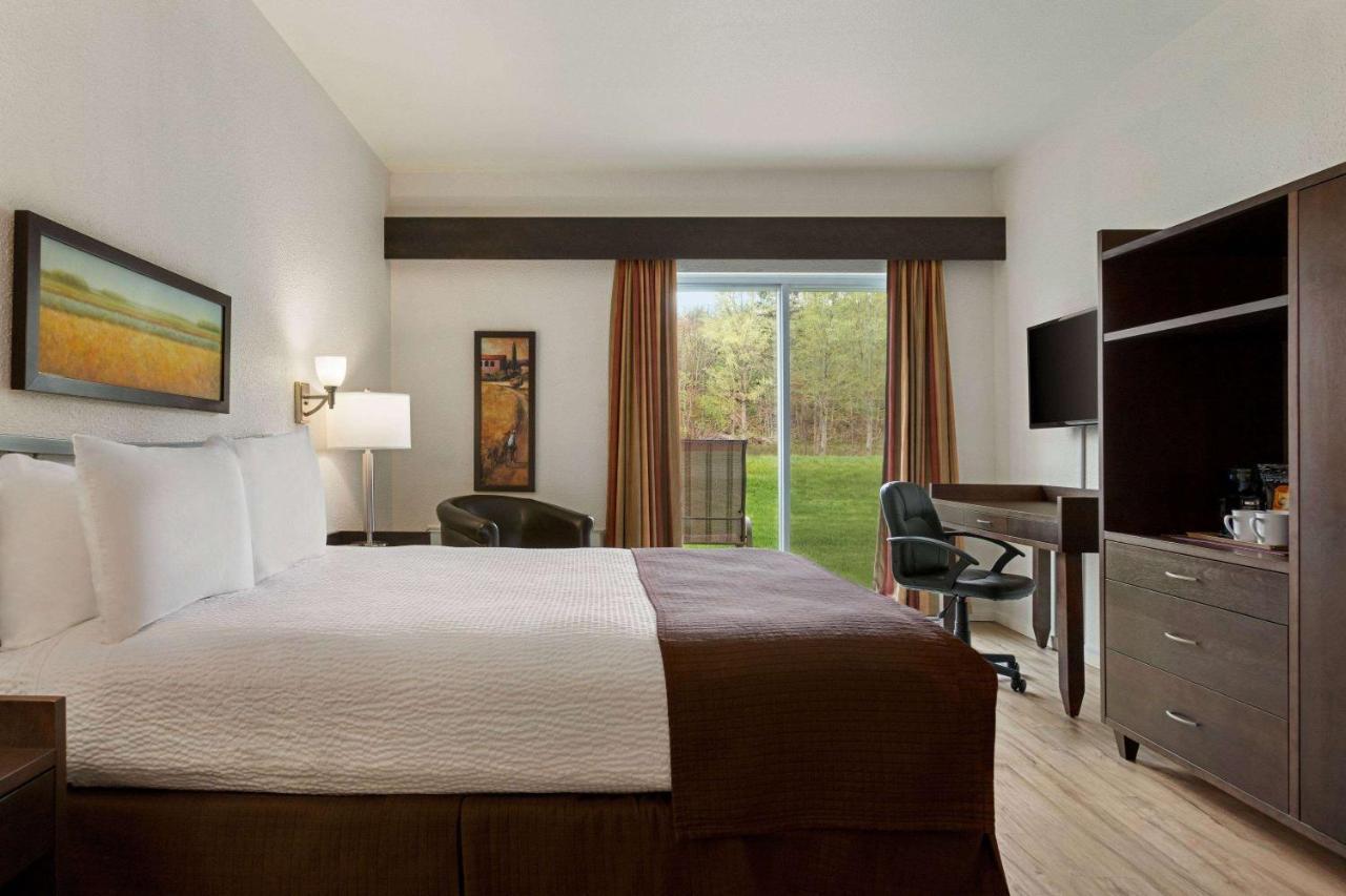 Days Inn By Wyndham Montmagny Exterior photo